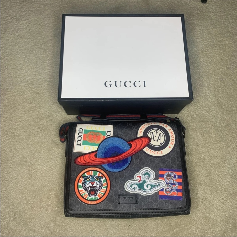 Gucci Supreme Messenger Bag